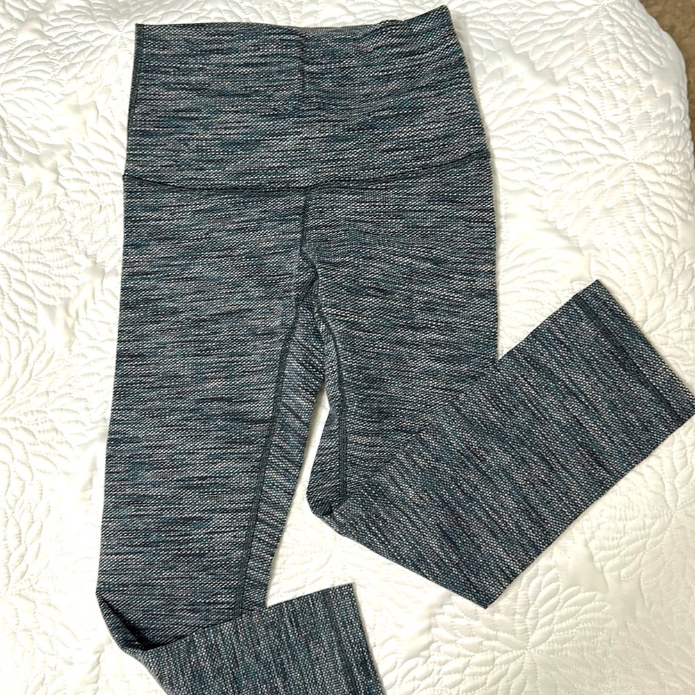 Lululemon size 4 crop leggings